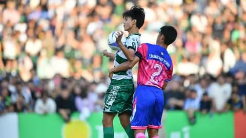 เกิดอะไรขึ้น "เพจไทยลีก" โดนทัวร์ลง หลังโพสต์โยง นัดชิงฯ บอล 7 สี